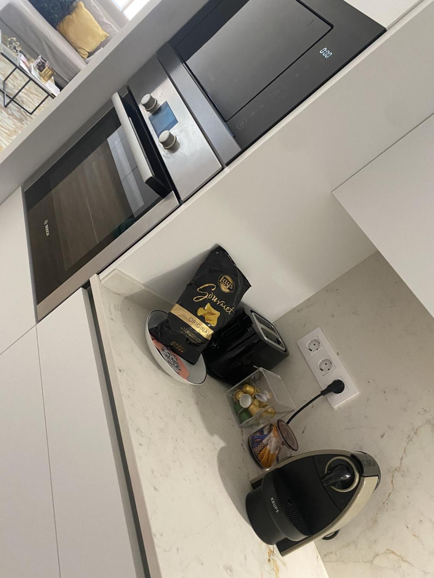 Barcelona Chic Apartments- Free Parking - 10 Min From Bcn City Centre By Metro מראה חיצוני תמונה