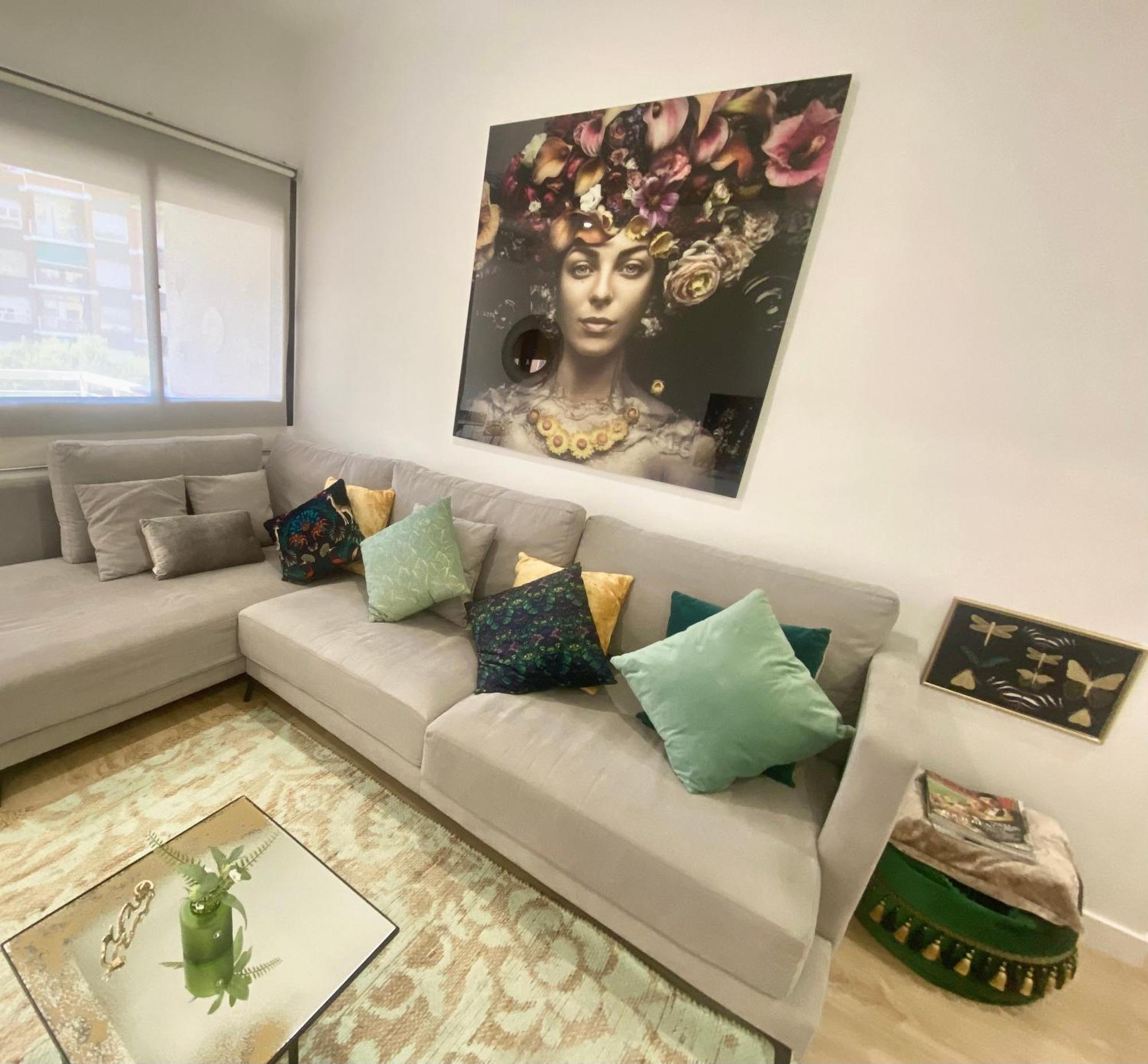 Barcelona Chic Apartments- Free Parking - 10 Min From Bcn City Centre By Metro מראה חיצוני תמונה