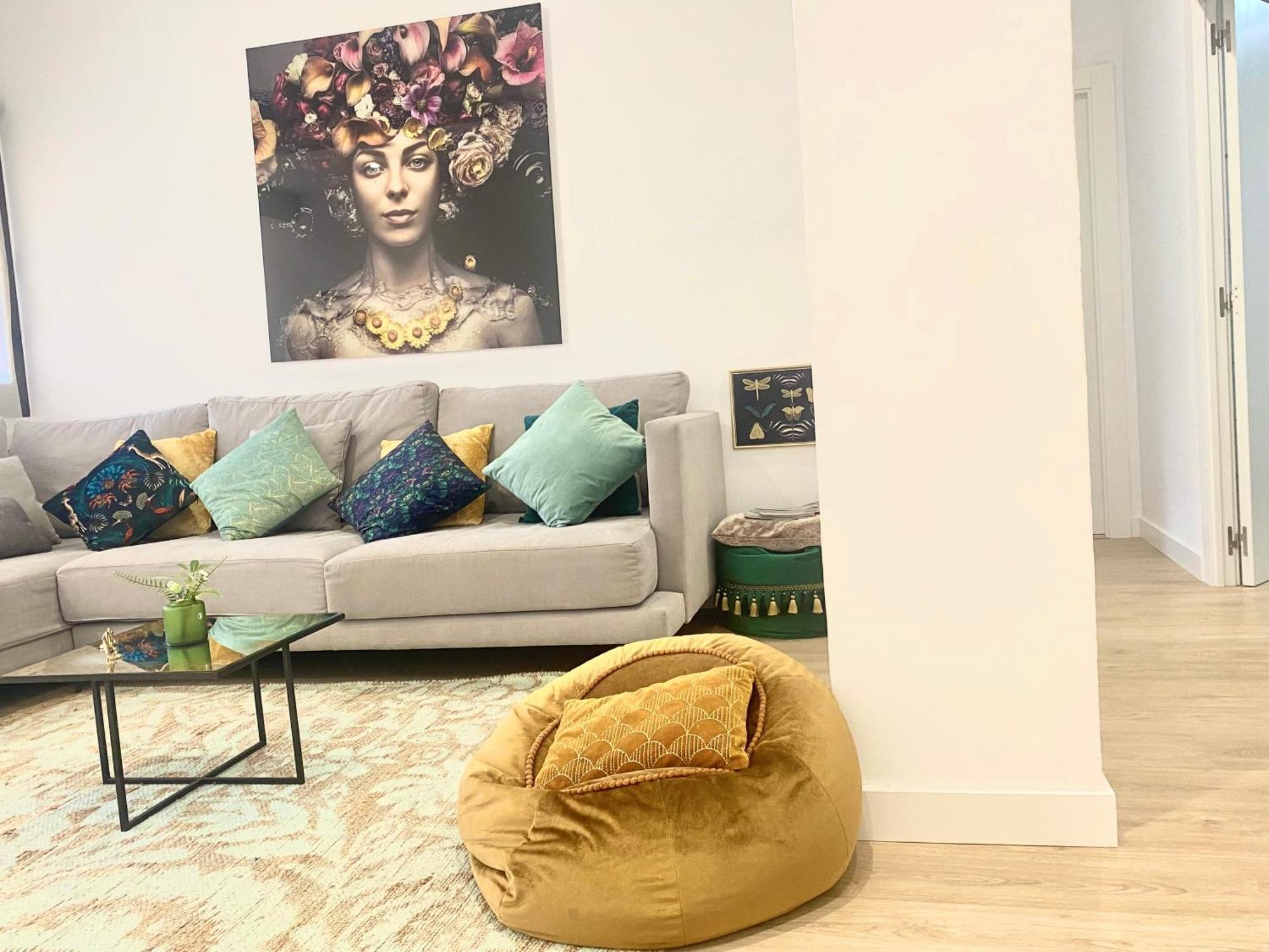 Barcelona Chic Apartments- Free Parking - 10 Min From Bcn City Centre By Metro מראה חיצוני תמונה